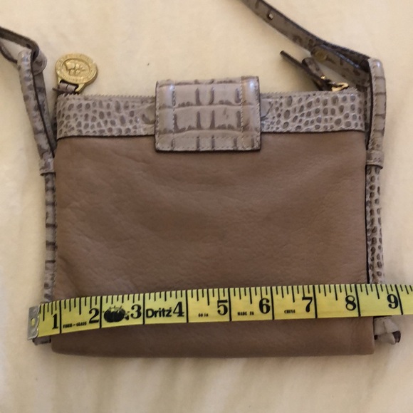 Brahmin Leather purse. - Picture 5 of 6